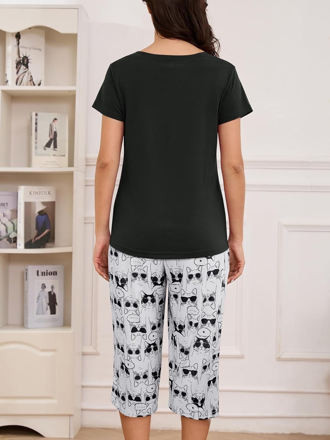 Damen Capri Pyjama-Set mit kurzem Arm im weinroten Druck