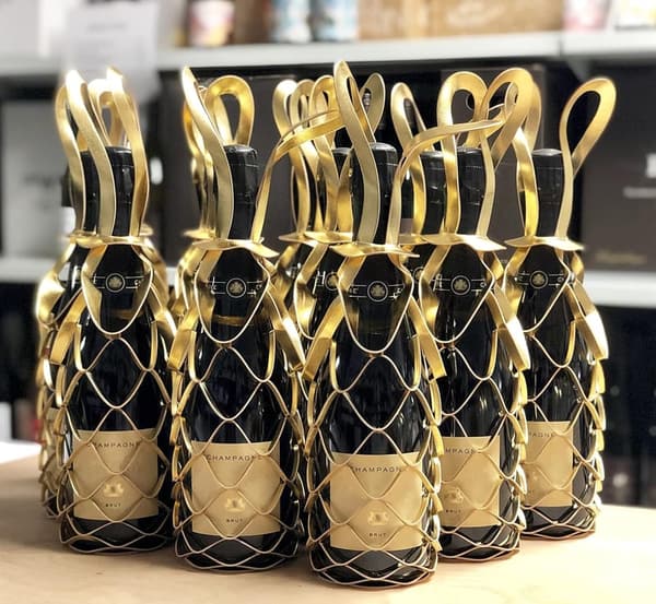 Innovative Flaschenverpackung im Pop-Up-Design für Wein & Sekt
