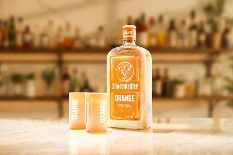 Jägermeister ORANGE – 0,7l Premium Kräuterlikör mit Orangenextrakt