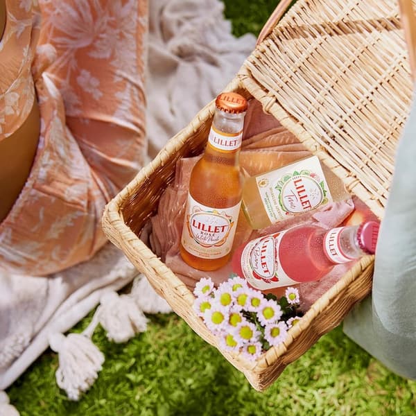 Fruchtiger Aperitif: Vorgemischter Lillet Berry Drink, 3 x 200ml