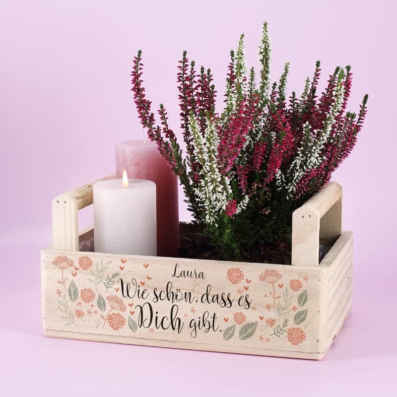 Pflanzkiste mit Blumenmotiv und persönlichem Wunschname