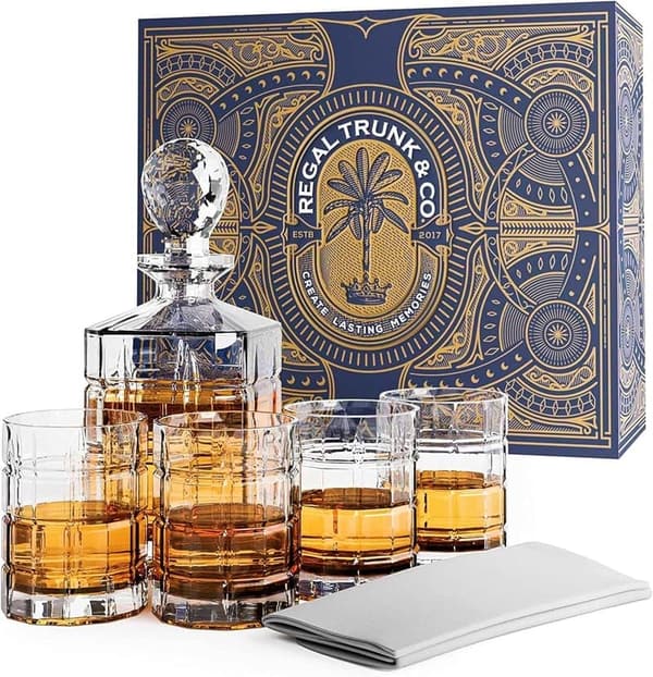 Whisky Dekanter Set aus Kristall mit 4 gravierten Tumblern für Männer