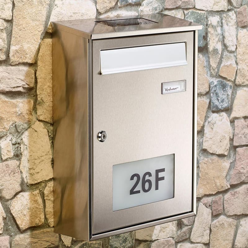 Beleuchteter Edelstahl-Briefkasten mit Solar-Hausnummer