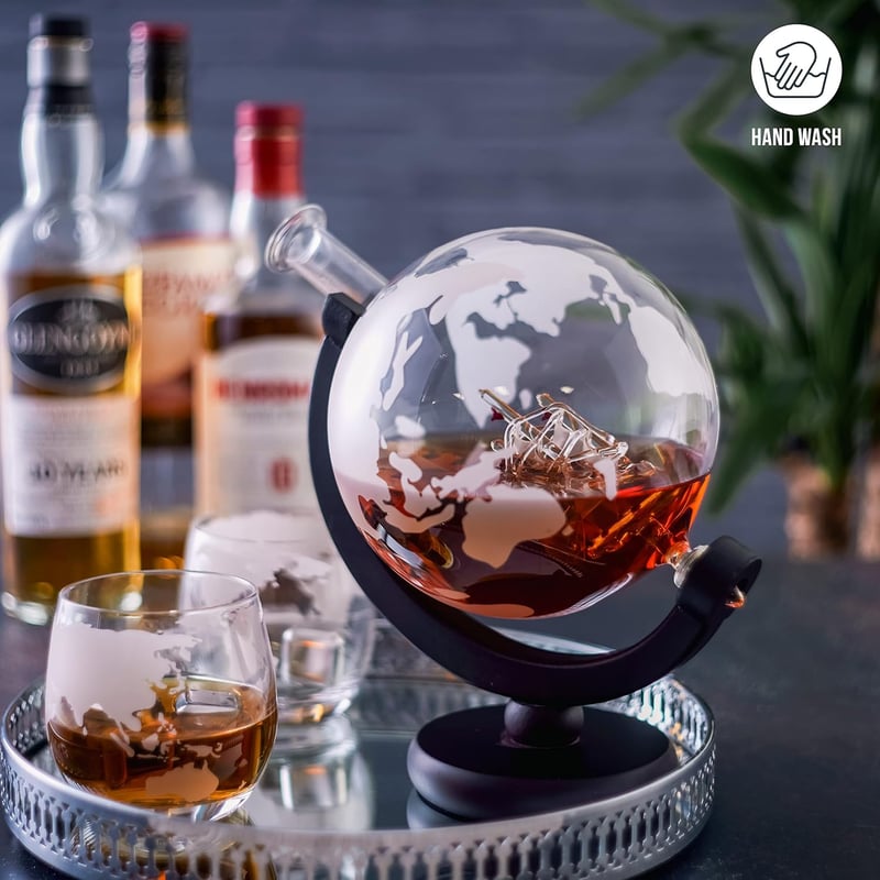 XL Whisky Dekanter-Set aus Glas mit Weltkarte - 1500ml, 2 Gläser, 4 Steine