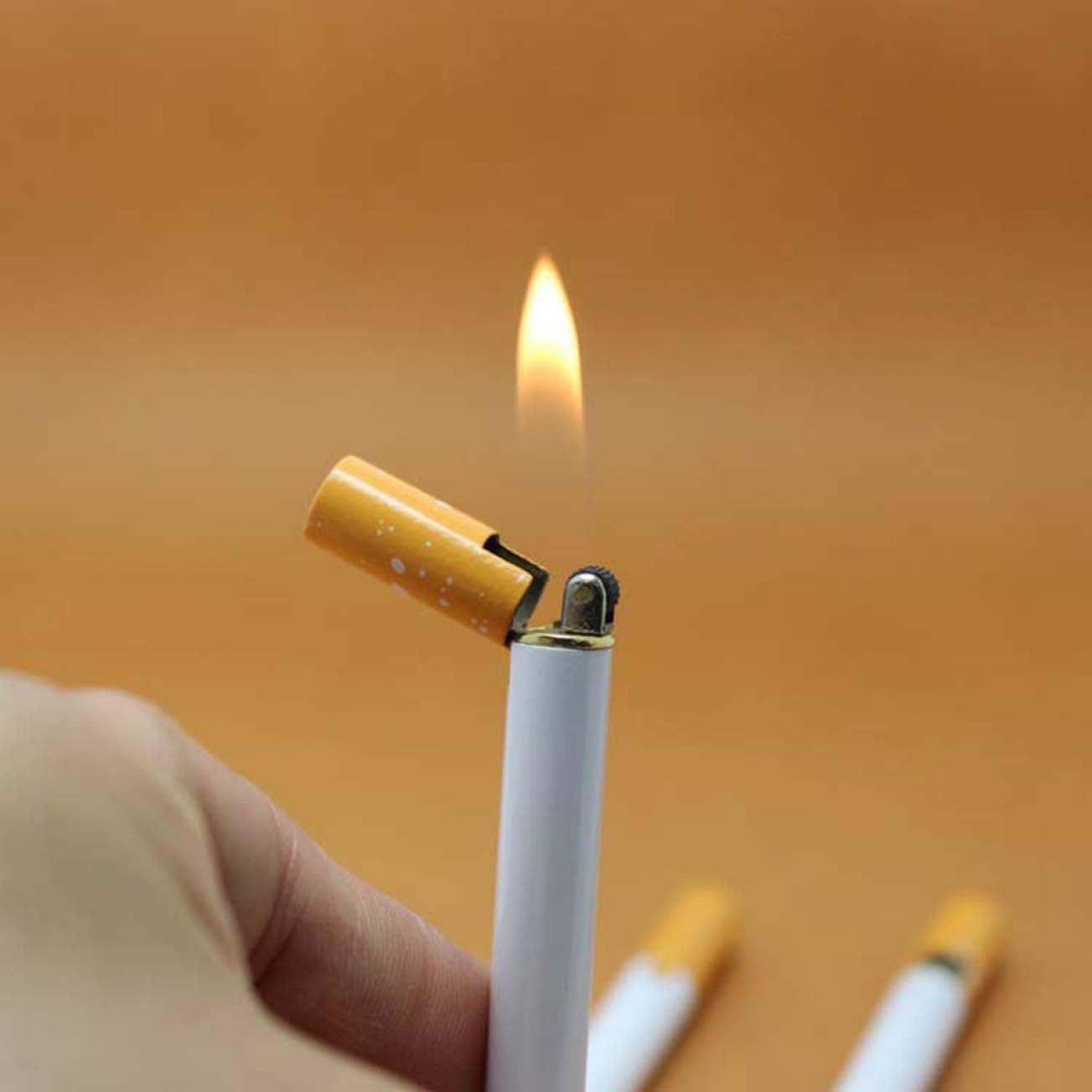 Seltenes, windfestes, nachfüllbares Butangas Feuerzeug in Flammenform