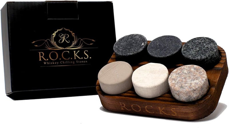 Whiskey Steine Geschenkset mit 6 handgefertigten Granitsteinen und Hartholzschale