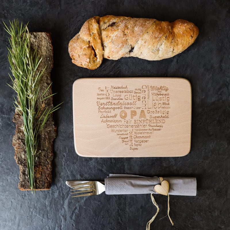 Frühstücksbrett-Set mit Gravur „Wortherz“ aus Holz für Großeltern
