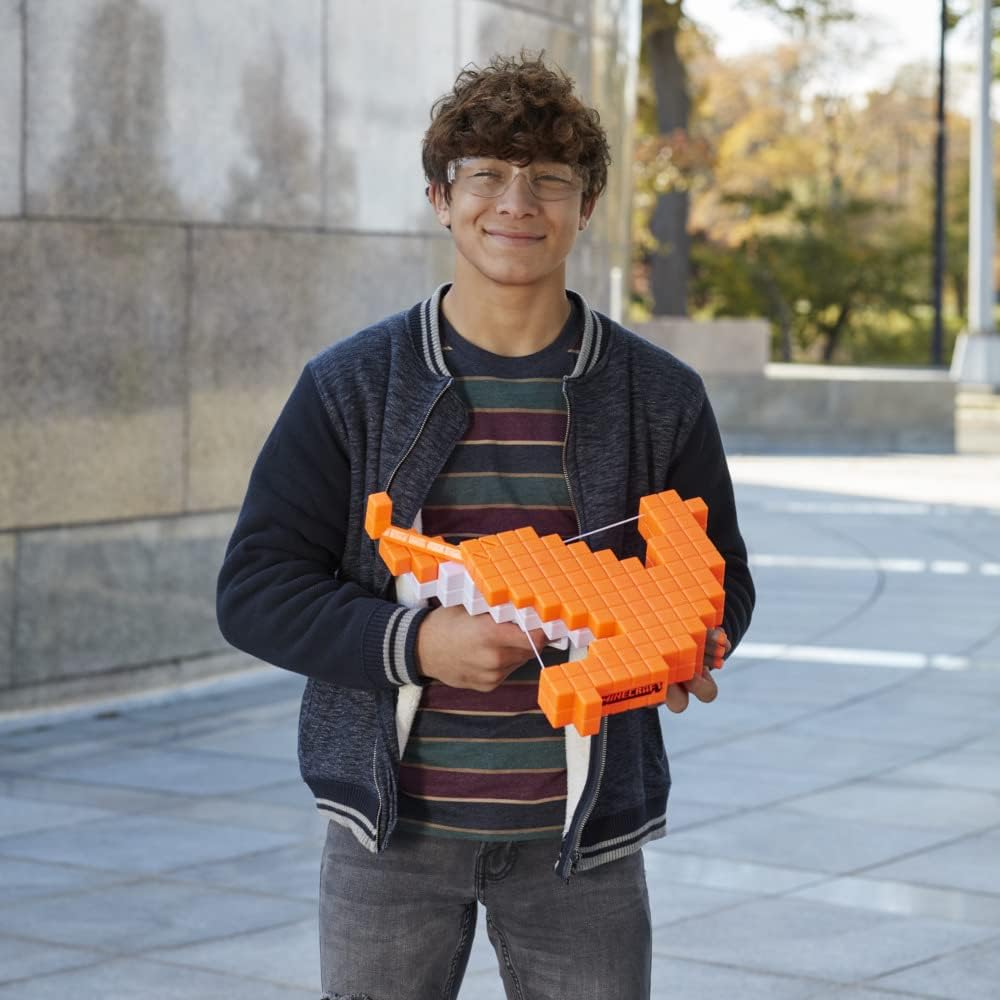 Minecraft Pillager Armbrust mit 3 Nerf Elite Darts