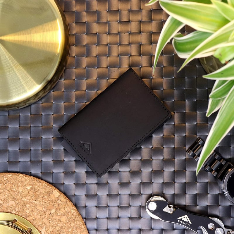 Minimalistisches Stealth Wallet für Herren - RFID-Kartenetui aus Aluminium und Leder