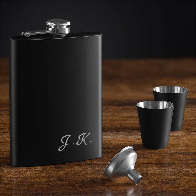 Individuelles Flachmann-Set 200 ml mit Gravur und 4 Schnapsgläsern - Geschenk für Männer