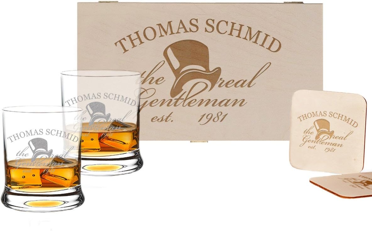 Personalisierbares Whisky Geschenkset für Männer mit 2 Gläsern und Untersetzern in Holzbox