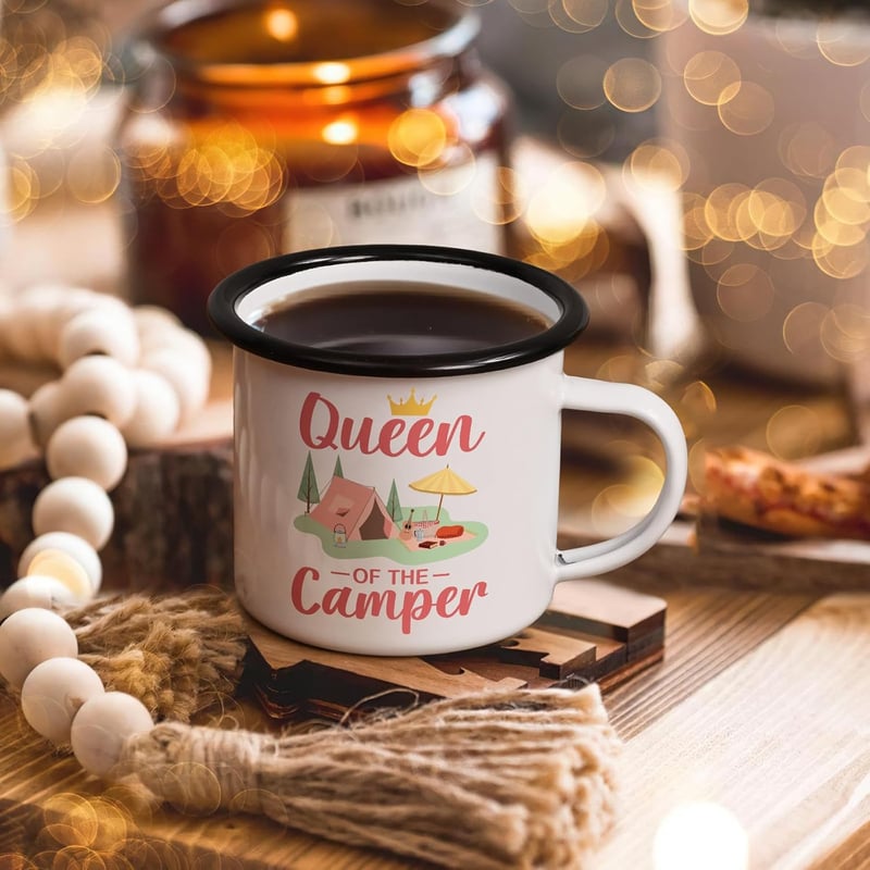 Camping Tasse mit Spruch „Queen of the Camper“ – 350ml Geschenk für Camper