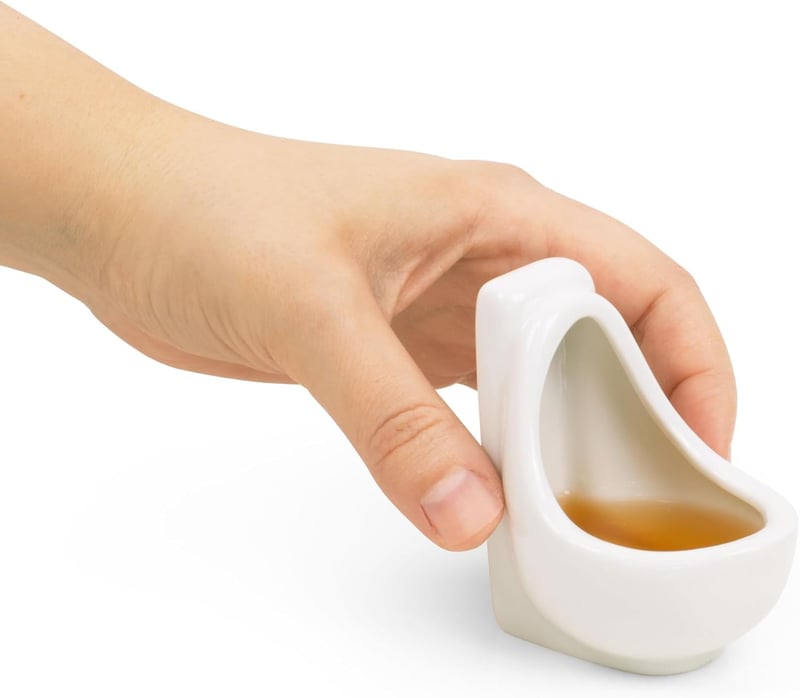 Lustige Urinal-Schnapsgläser für Männer, 4er-Set als Scherzgeschenk