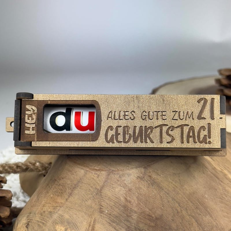 Geschenkbox zum 21. Geburtstag mit Duplo und gravierter Holzbox