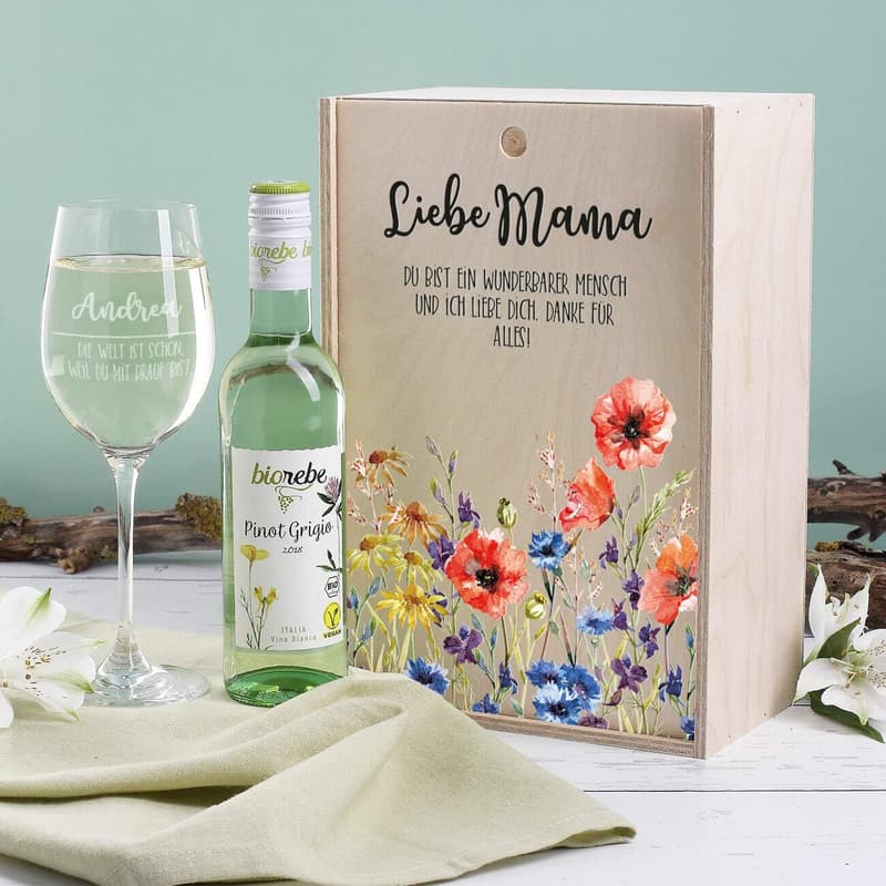 Muttertagswein mit graviertem Glas in Weinkiste, Geschenk für Mama