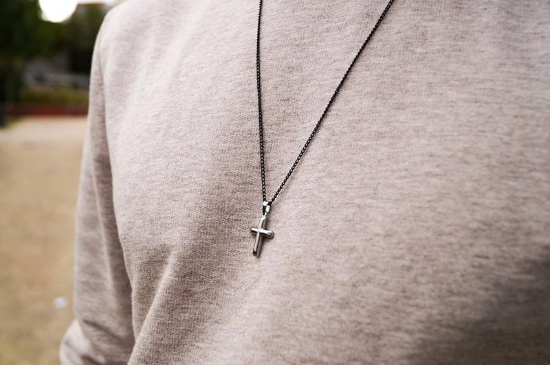 Herren Kreuzhalskette aus Edelstahl – 60 cm handgefertigt – Geschenk für Männer