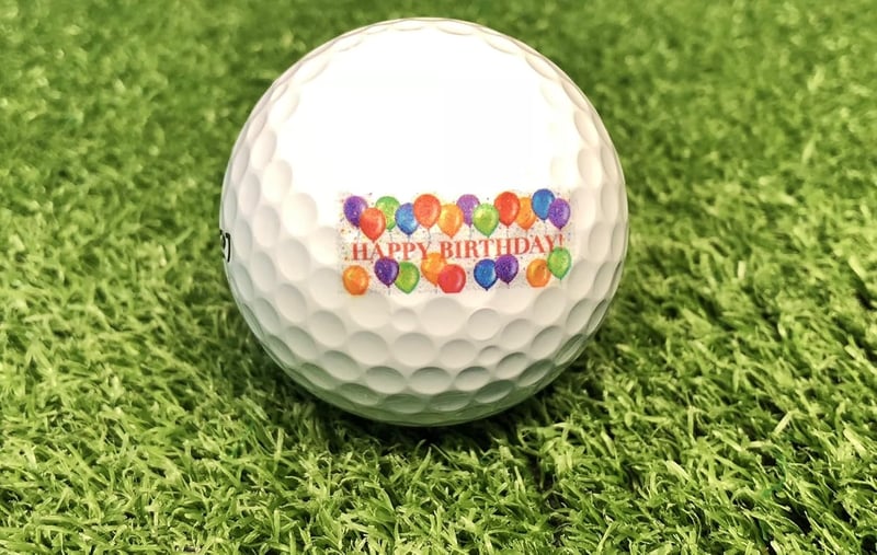 Geburtstags-Golfbälle im 3er Set mit Motiv in Geschenkbox