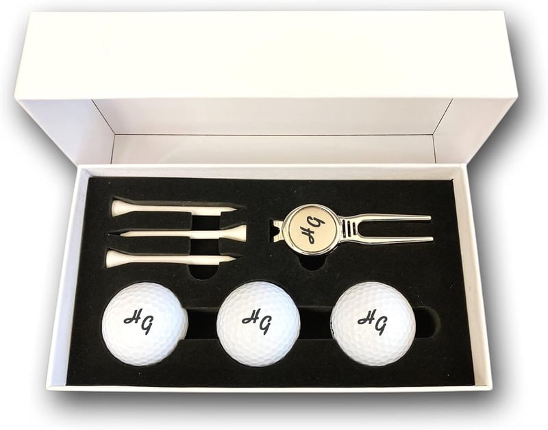 Personalisierte Golfbälle mit Gravur und Zubehör in Geschenkbox für Golfer