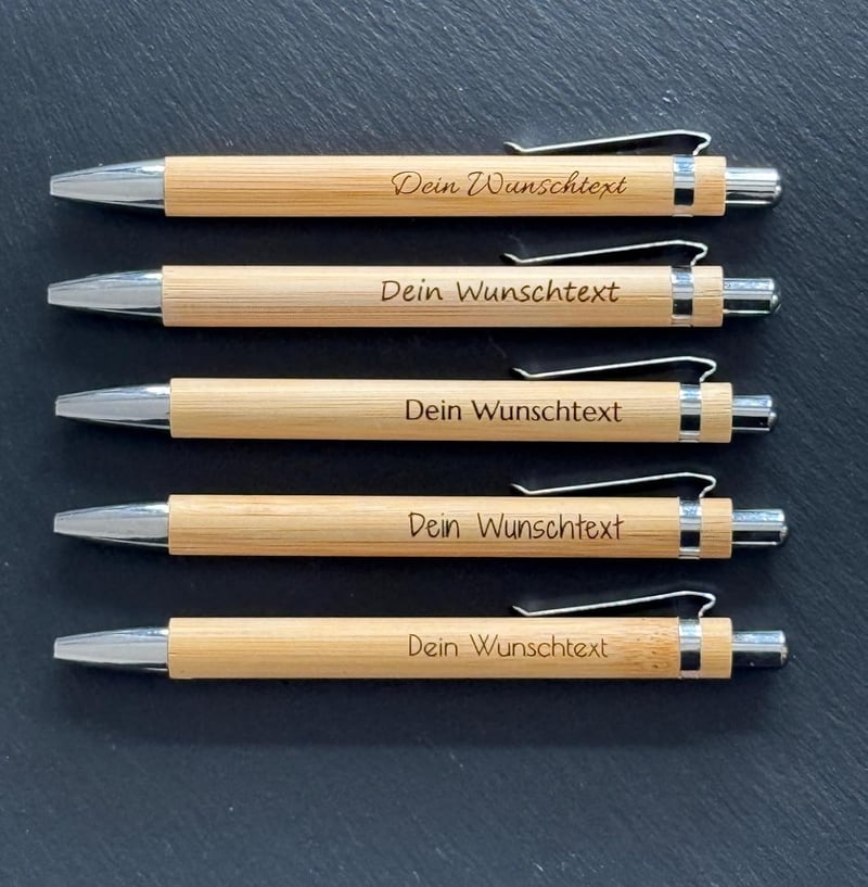Personalisierter Bambus-Kugelschreiber mit Gravur für Hochzeiten