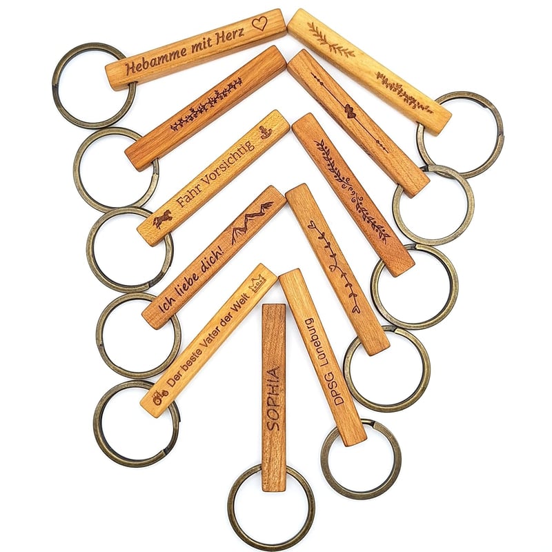 Personalisierter Holzschlüsselanhänger mit individueller Gravur, Geschenk zum Geburtstag
