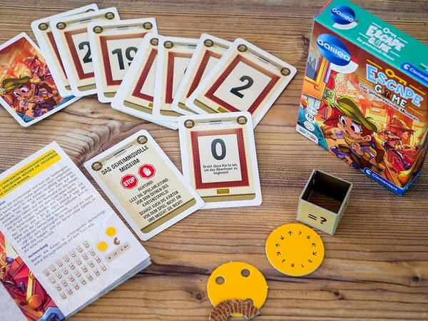 Clementoni Escape Game - Geheimnisvolles Museum für Familien ab 8 Jahren