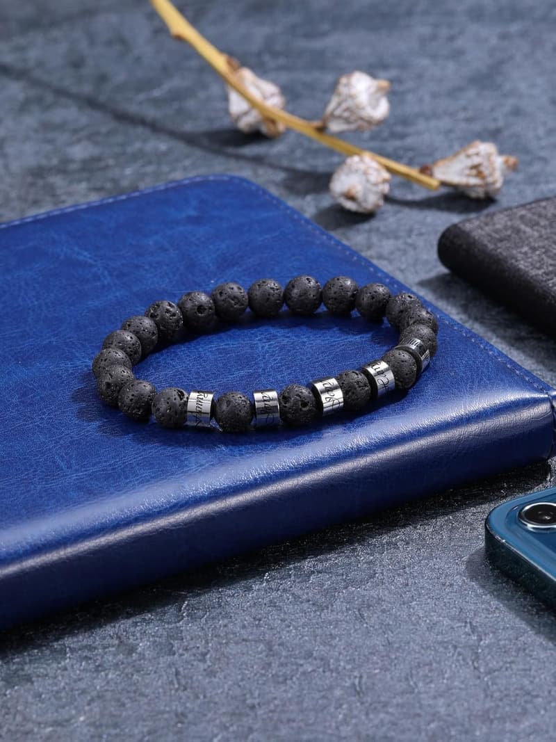 Personalisierte Namensgravur Herrenarmband aus Perlen