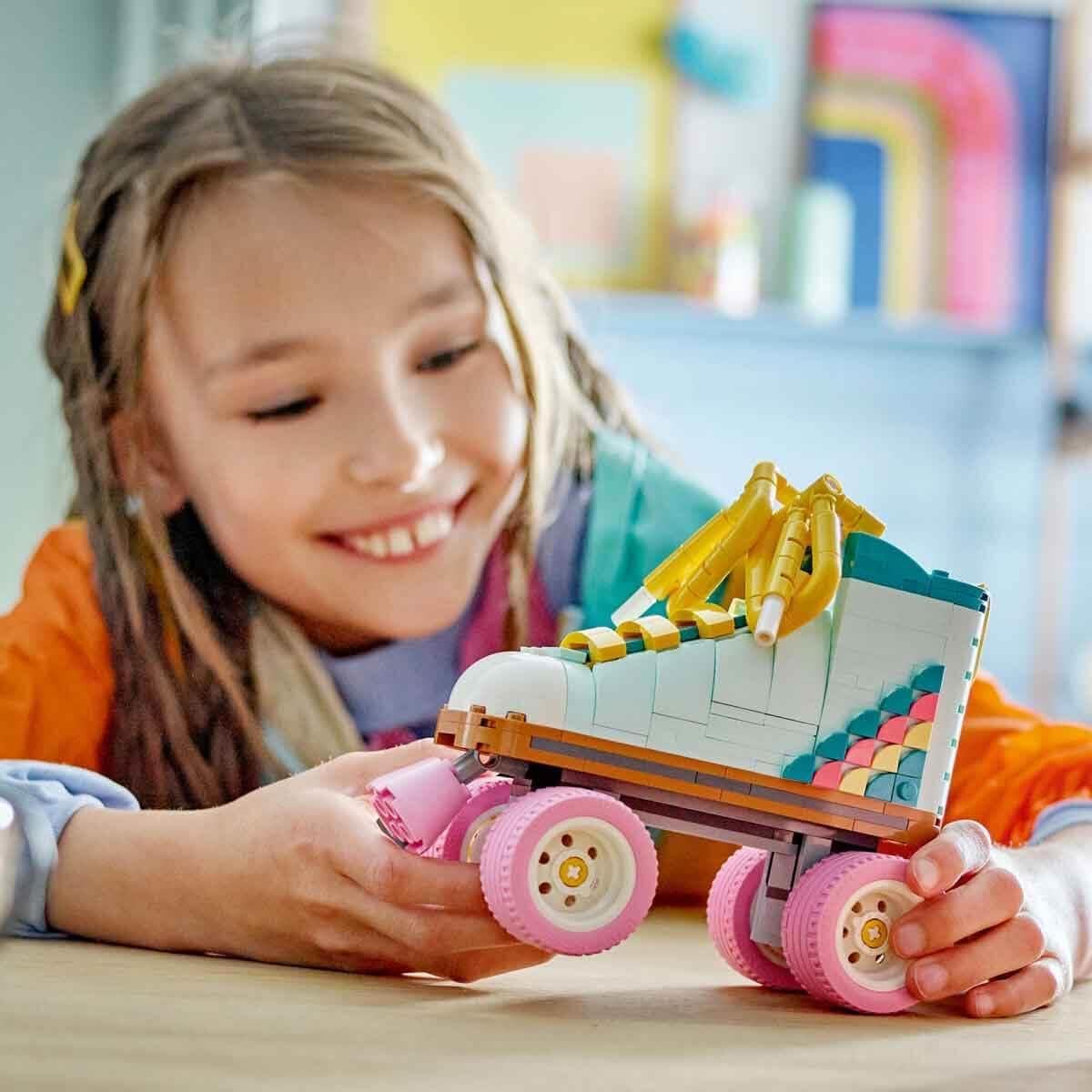 LEGO Creator 3-in-1 Retro Rollschuh – Bausatz für Kinder ab 8 Jahren