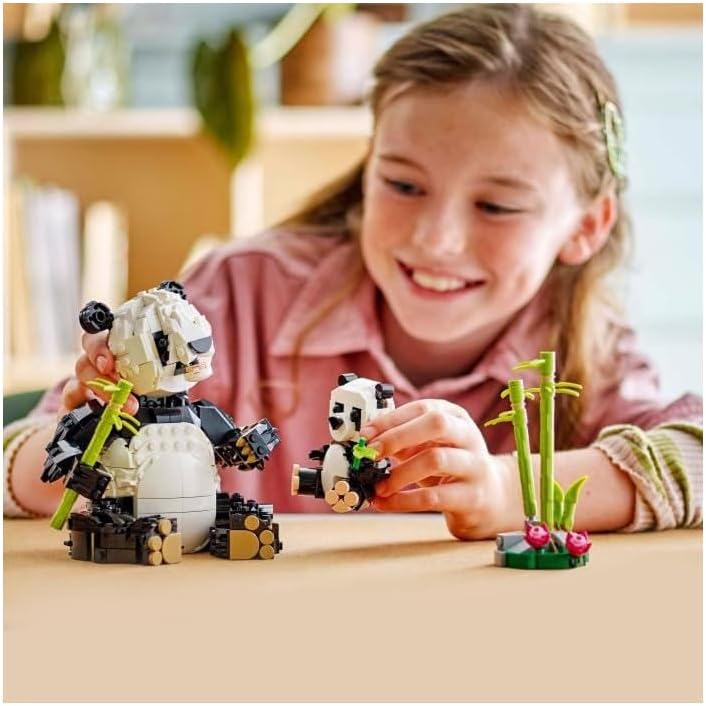 LEGO Creator 3in1 Wilde Tiere: Pandafamilie – Bautier für Kinder ab 8 Jahren