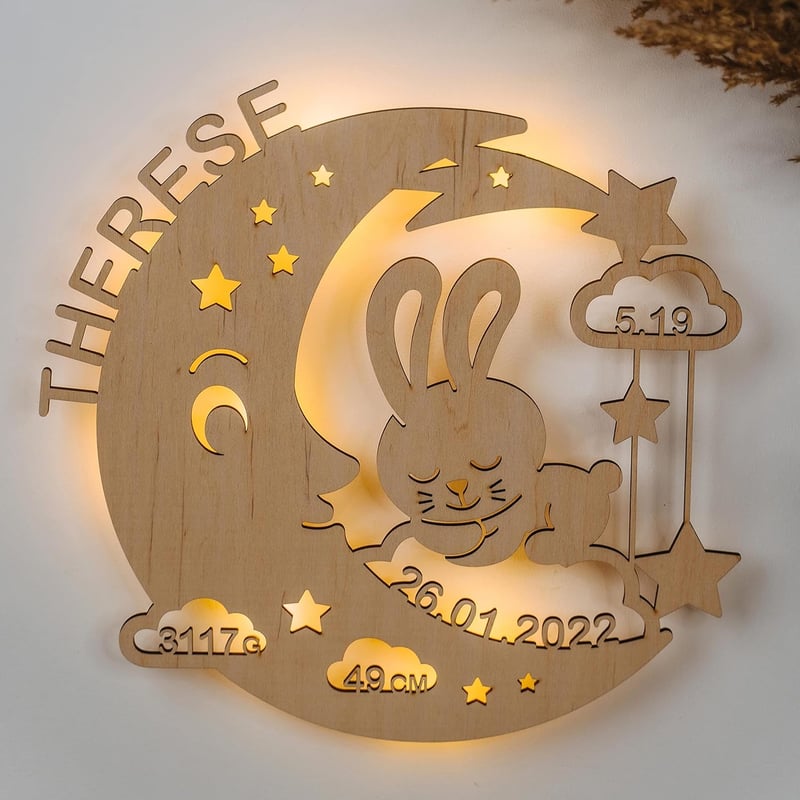 Personalisiertes Schlummerlicht Mond-Hase für Babys zur Geburt und Taufe