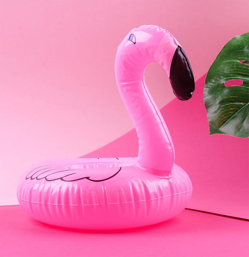 Aufblasbarer Flamingo Getränkehalter für Poolparty und Cocktails