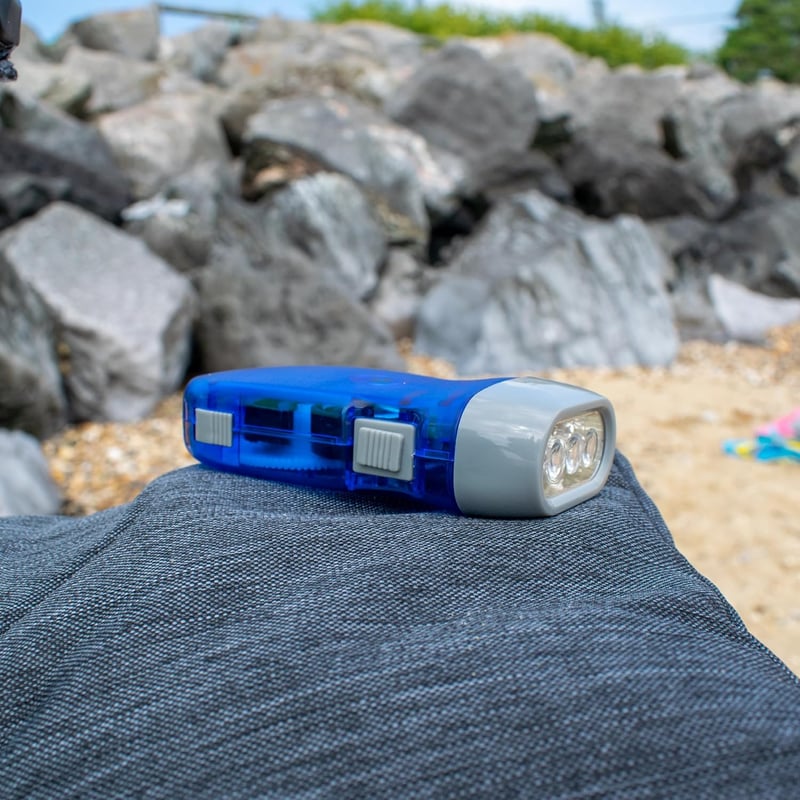 Dynamo LED Taschenlampe für Camping und Survival, wiederaufladbar