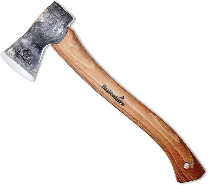 Handgeschmiedetes Hultafors Beil aus schwedischem Stahl mit Hickory-Griff