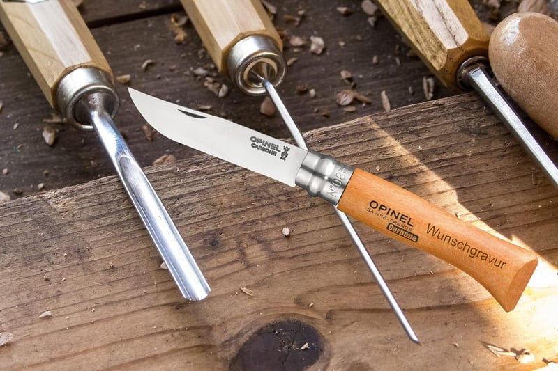 Graviertes Opinel Kindermesser No8 - Schnitzmesser für Kinder