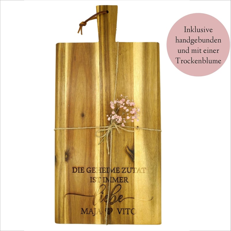Personalisierte Servierbrett aus Akazie/Olivenholz für Paare zur Hochzeit