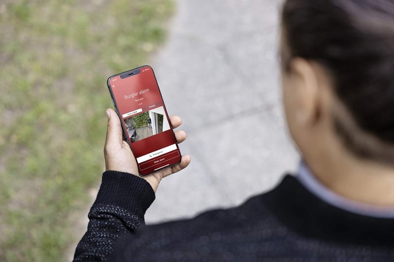 Bosch Smart Home Außenkamera – Überwachungskamera kompatibel mit Alexa