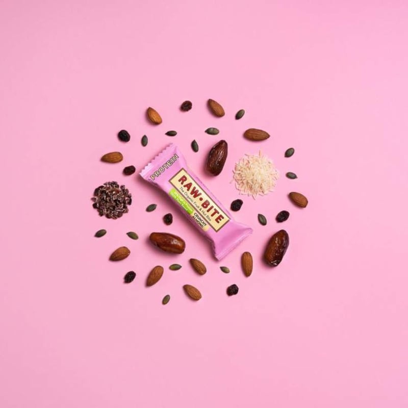 RAWBITE Crunchy Almond Proteinriegel - 21g Eiweiß, Bio, 12er Box