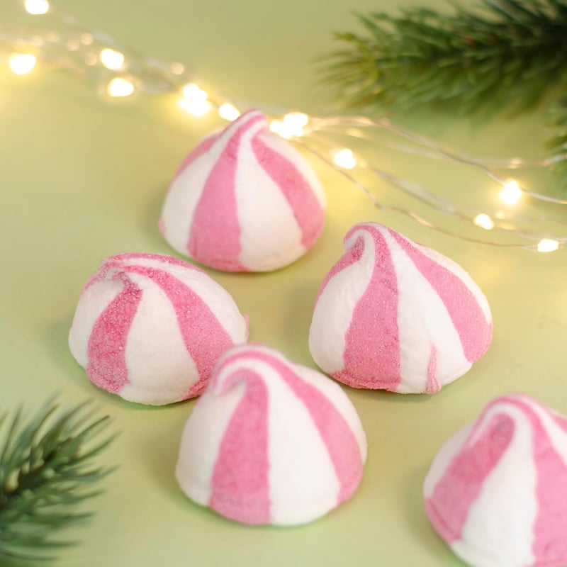 Wichtel-Mützen im Geschenksack für Weihnachten oder Nikolaus