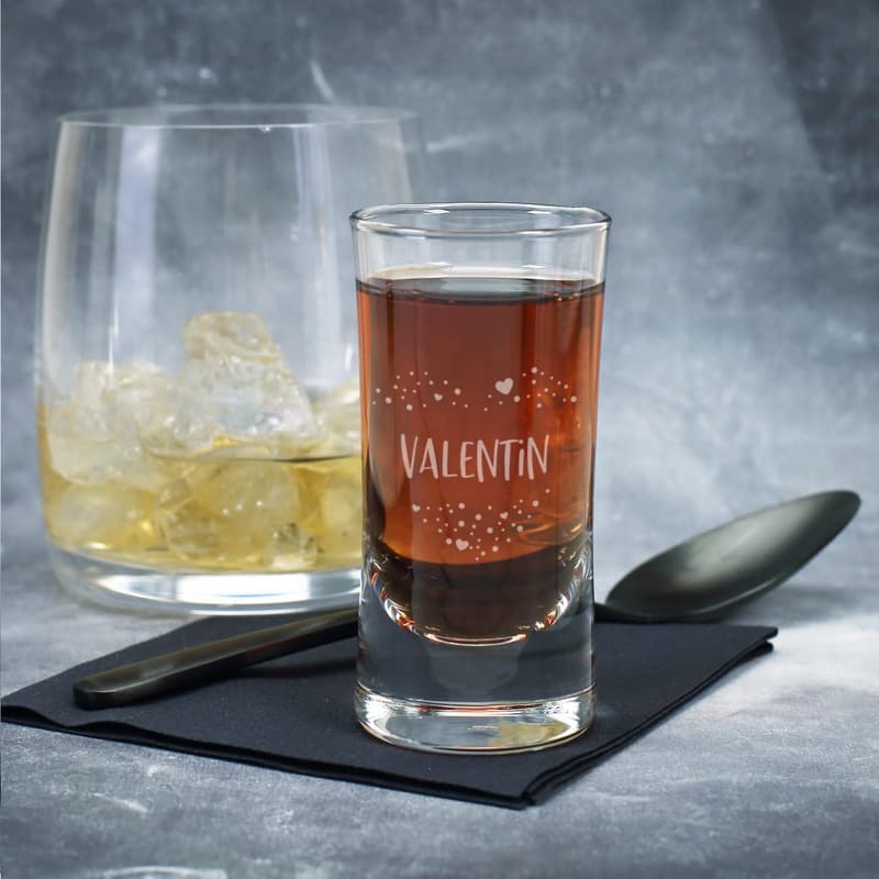 Hochzeitsgeschenk: Edles Schnapsglas mit personalisierter Gravur