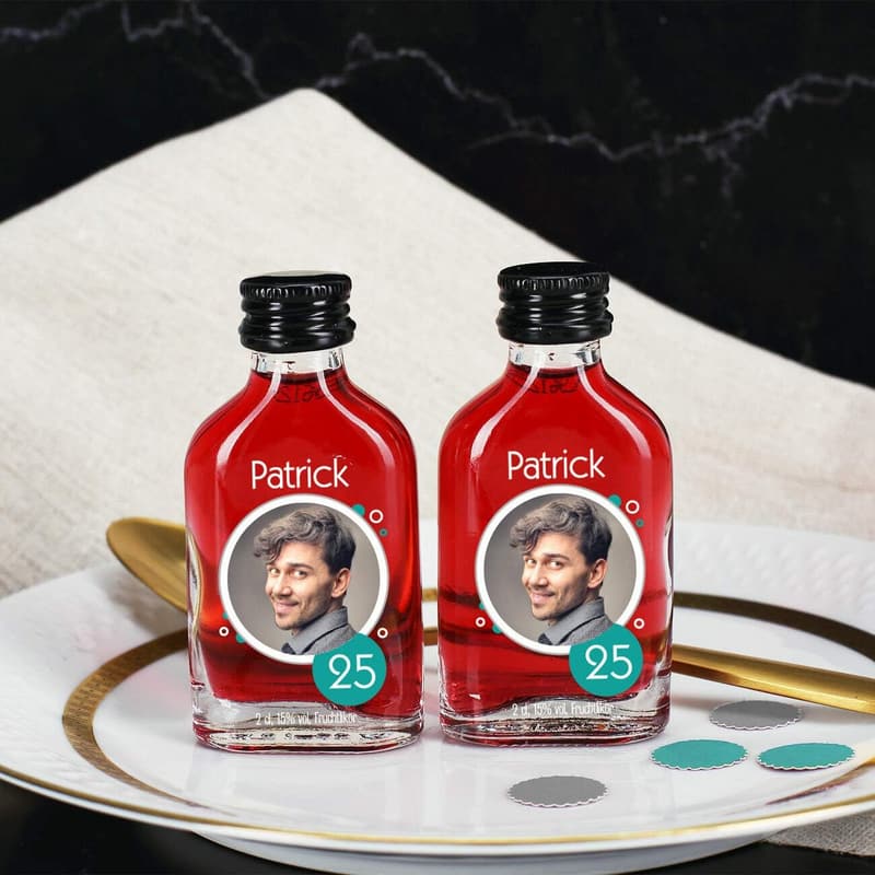 Modern bedruckter Kirschlikör mit Foto und Alter – Geburtstagsgeschenk