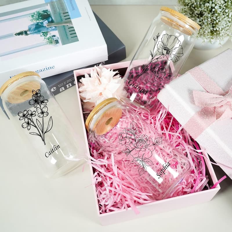 Personalisierte Glas mit Namen und Geburtsblume für Mama – 530ml Iced Coffee Becher