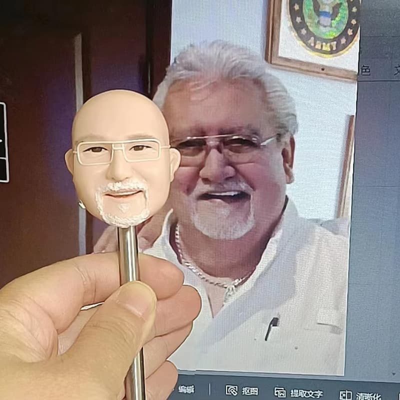 Personalisierte Wackelkopf-Figur, handgefertigte Skulptur für Paare