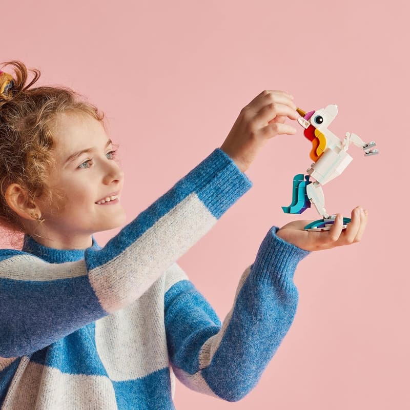 LEGO Creator 3-in-1 Magisches Einhorn – Kreatives Spielzeug für Kinder ab 7 Jahren
