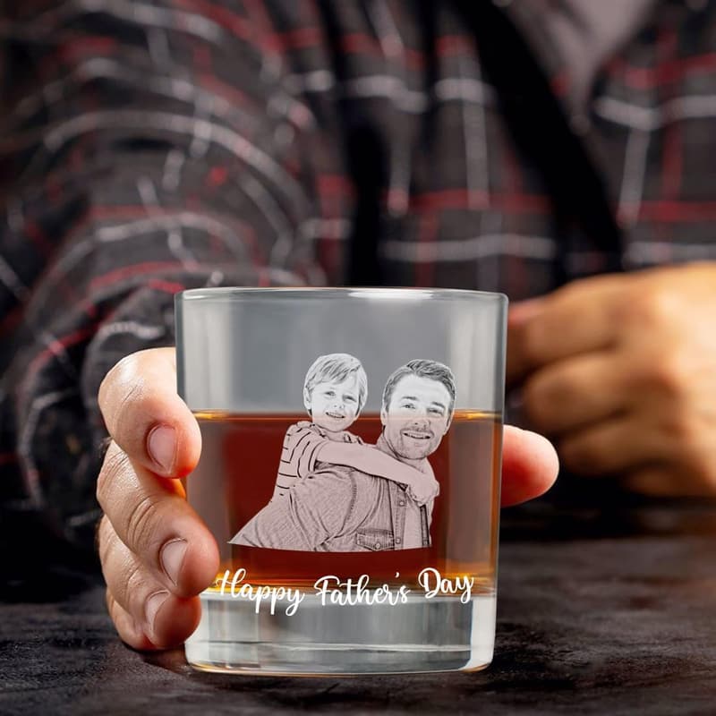 Personalisierte Whiskeygläser für Papa zum Vatertag