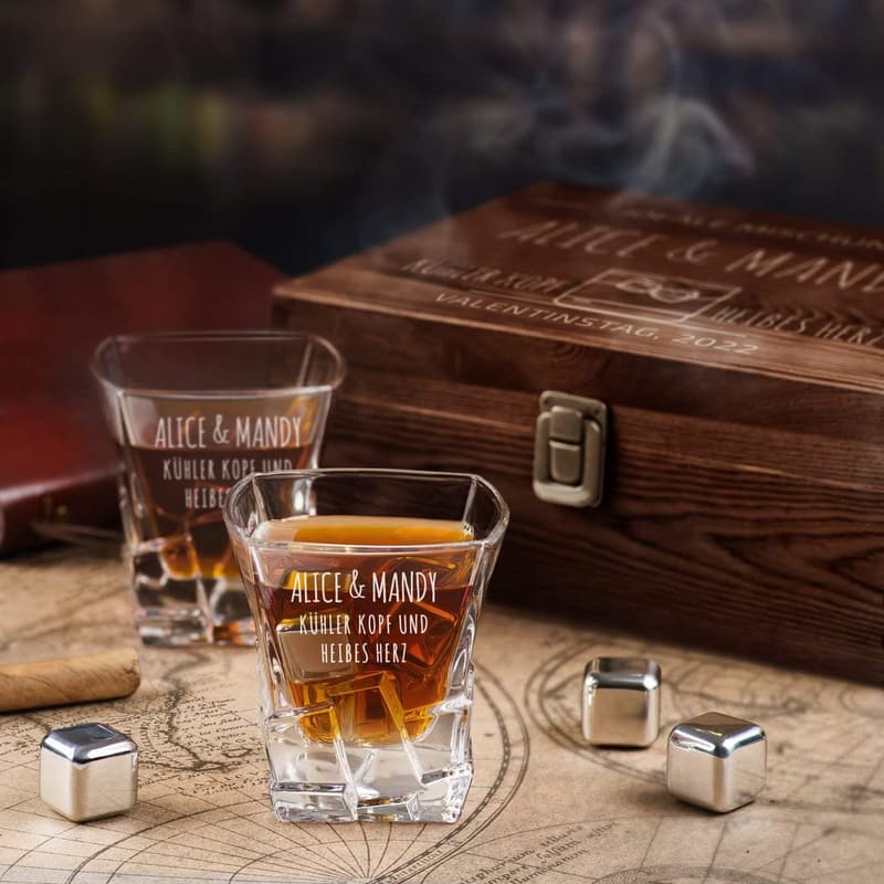 Personalisierte Whisky Steine mit Gravur - 8 Eiswürfel & 2 Gläser