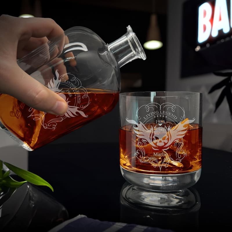 Personalisiertes Whisky Geschenkset für Männer mit Gravur – 300ml Glas, 700ml Karaffe, Steineiswürfel
