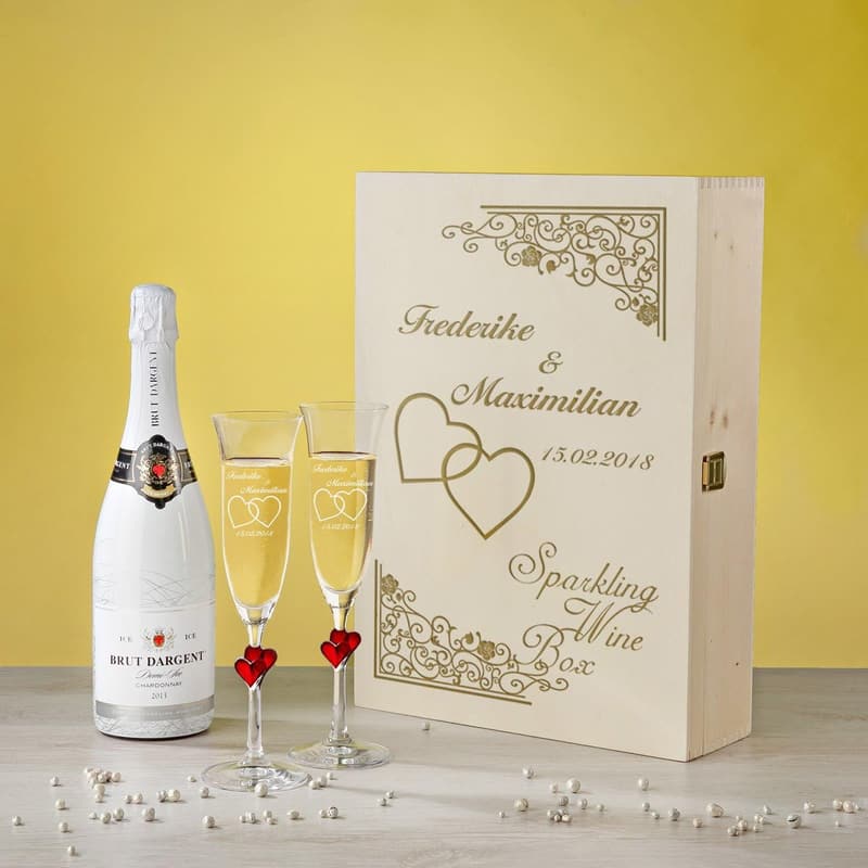 Personalisierte Sektgläser mit Herzen in Geschenkbox - Hochzeitsgeschenk
