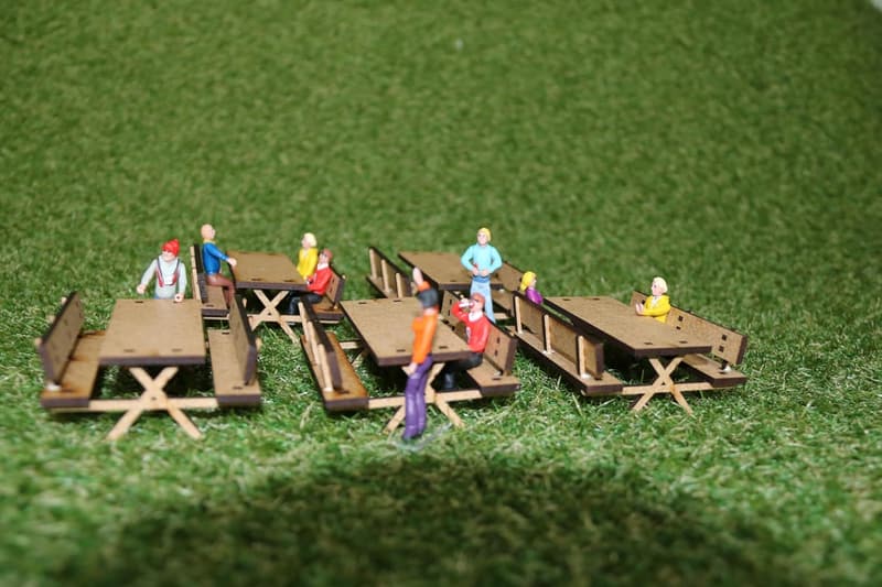 Slotcar-Deko Biertischgarnitur 5er Set mit Rückenlehne