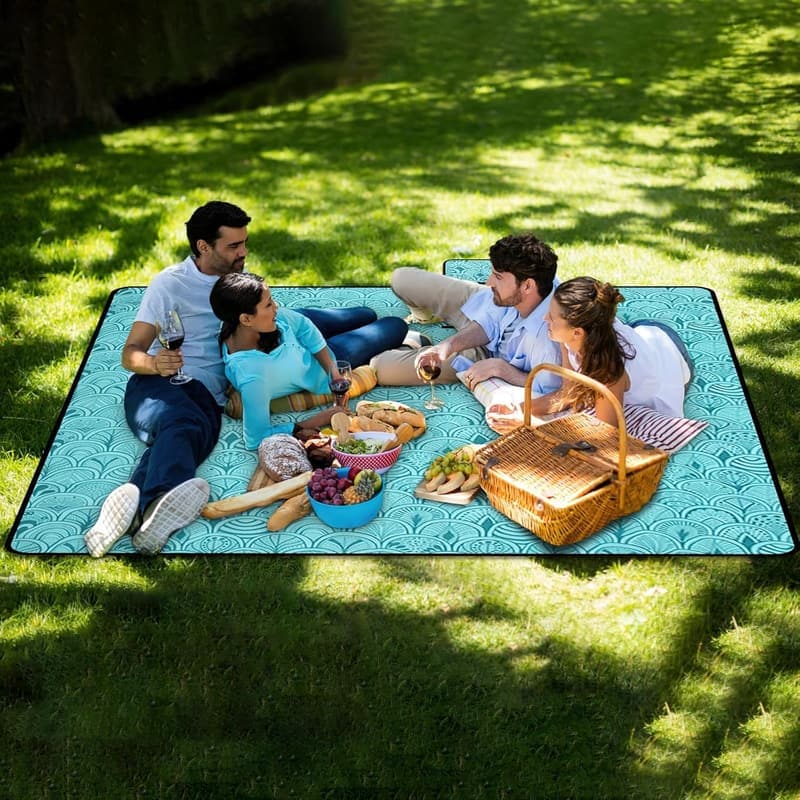 Wasserdichte Picknickdecke 200 x 200 cm für 4-6 Personen - ideal zum Camping