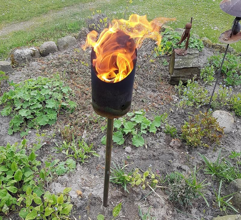 Gartenfackel aus Stahl in Rostoptik