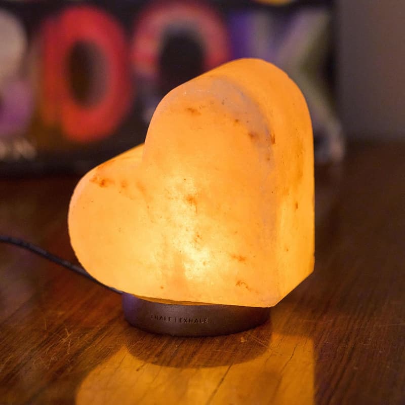 Herzförmige Himalaya-Salzlampe mit warmweißem Licht, 100% natürlich